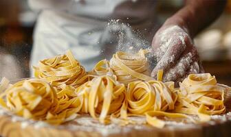 capocuoco lavorazione fatti in casa pasta, avvicinamento processi foto