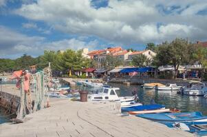 villaggio di njivice su krk isola, adriatico mare, croazia foto