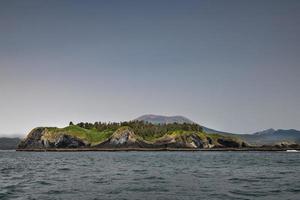 isola di santa lazaria e monte edgecumbe, alaska foto