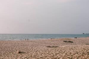 sera tempo su il mare spiaggia foto