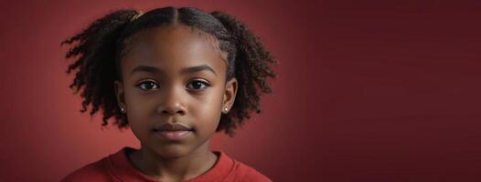 un africano americano giovanile ragazza isolato su un' rosso sfondo con copia spazio. foto