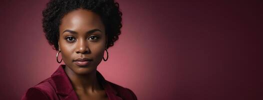 africano americano 2030 donna isolato su un' rubino sfondo con copia spazio. foto