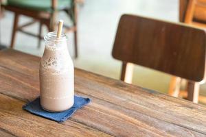 frappè o frullato al cioccolato ghiacciato foto