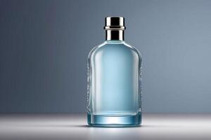 elegante leggero blu bicchiere profumo bottiglia con lucidato berretto - un' toccare di raffinatezza per fragranza il branding foto