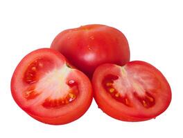 rosso pomodoro isolato su un' bianca sfondo. affettato e totale maturo pomodoro. verdura. foto