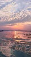 colorato crepuscolo e panoramico paesaggio di kaptai lago foto