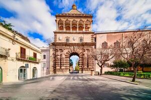 Porta nuova nel pelremo sicilia foto