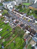 aereo Visualizza di centrale borehamwood Londra città di Inghilterra durante nuvoloso e piovoso giorno, Inghilterra UK. aprile 4°, 2024 foto