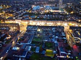 aereo notte Visualizza di illuminato borehamwood centrale Londra città di Inghilterra unito regno, aprile 4°, 2024 foto