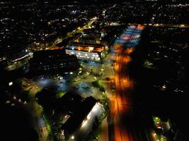 aereo notte Visualizza di illuminato centrale aylesbury cittadina di Inghilterra unito regno. aprile 1°, 2024 foto