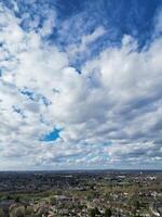 bellissimo cielo con drammatico nuvole al di sopra di Birmingham città di Inghilterra unito regno, marzo 30, 2024 foto