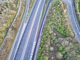 alto angolo Visualizza di Britannico strade durante Alba mattina vicino Oxford città, Oxfordshire, Inghilterra unito regno. marzo 23, 2024 foto