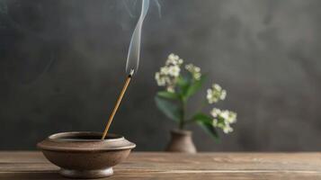 incenso bastone emitting Fumo per aroma, meditazione, e spiritualità nel un' calma zen ambiente foto