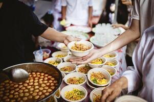 eccellente cibo di il povero concetto di il vivente di il povero foto