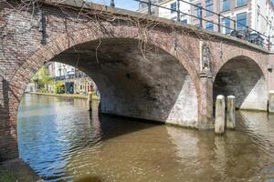 utrecht, Olanda, 23-04-2024, ponte al di sopra di il oudegracht canale foto