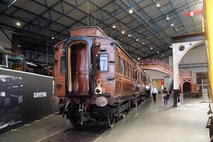 York nel il UK su 30 marzo 2024. un' Visualizza di un' locomotiva nel il nazionale ferrovia Museo foto