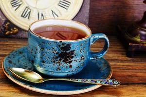 tè rosso in una bella tazza foto