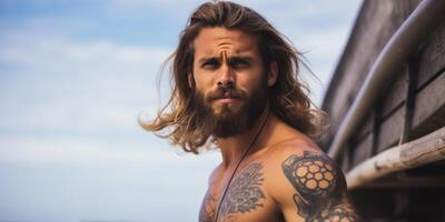 ai generato tatuato uomo surfer su il spiaggia generativo ai foto