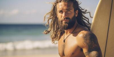 ai generato tatuato uomo surfer su il spiaggia generativo ai foto