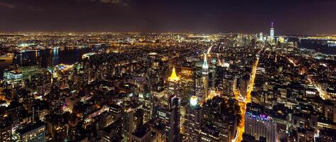 aereo notte Visualizza di Manhattan foto
