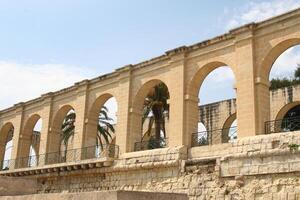 archi superiore barrakka giardini nel valletta, Malta foto