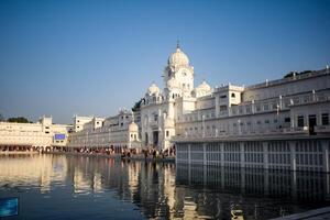 Visualizza di dettagli di architettura dentro d'oro tempio - armandir sahib nel amritsar, punjab, India, famoso indiano sikh punto di riferimento, d'oro tempio, il principale santuario di sikh nel amritsar, India foto