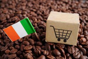 Irlanda bandiera su caffè fagioli, shopping in linea per esportare o importare cibo Prodotto. foto