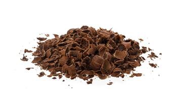 grattugiato cioccolato. mucchio di terra cioccolato isolato su bianca sfondo, avvicinamento foto