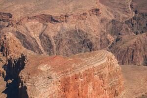 aspro canyon paesaggio con roccia formazione, deserto panorami, mille dollari canyon stile, caldo illuminazione. foto