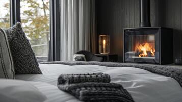 il letto e colazioni accogliente camino porta un' toccare di calore e comfort per il elegante e moderno interno design di il camera. 2d piatto cartone animato foto