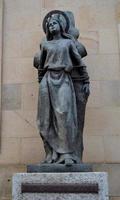 statua in omaggio a santa cristina di osma foto