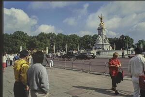 Londra unito regno Maggio 1979 Londra piazza pieno di turisti scena nel 70s foto