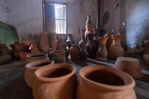 un' villaggio ceramica bau camion, phan suonò città, Vietnam, argilla pentole tradizionale artigianato. foto