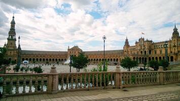 plaza de espana Spagna piazza nel siviglia, andalusia, Spagna. panoramico Visualizza di vecchio città Siviglia, andalucia foto