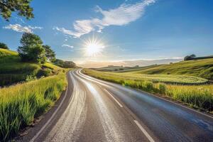 strada viaggio attraverso nazione strade, circondato di i campi di baciato dal sole colture nel il altezza di estate foto