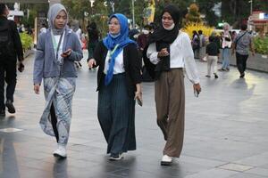 surabaya - Indonesia, ott 15 2023 - esso può essere visto quello visitatori a surabaya città piazza siamo molto affollato foto