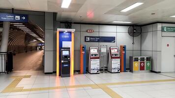 lrt jakarta treno stazione interno Visualizza. Indonesia pubblico trasporto. bekasi, Indonesia, Maggio 1, 2024 foto