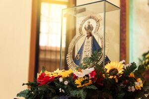 replica di il statua di nostro signora di suyapa nel il san isidro Cattedrale nel la ceiba, Honduras. foto