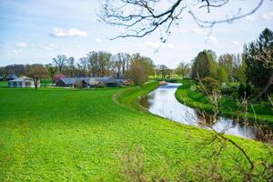 natura con il canali nel il Olanda a il contea lato vicino diepenheim villaggio, Olanda. alto qualità foto