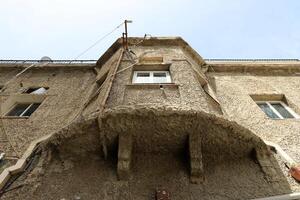 balcone, avvicinamento, come un architettonico dettaglio durante alloggiamento costruzione nel Israele foto