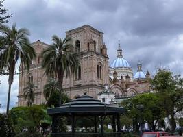 cattedrale di cuenca, ecuador foto