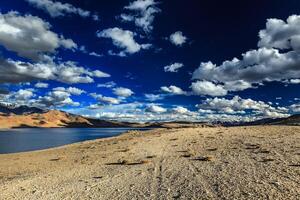 lago tso moriri nel himalaya. ladakh, inda foto