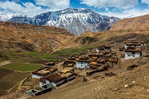 comico villaggio nel Himalaya foto