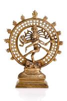 statua di shiva nataraja - signore di danza isolato foto