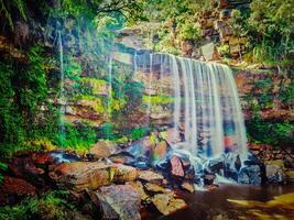 tropicale cascata nel Cambogia foto