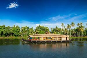 casa galleggiante su kerala stagni, India foto