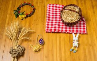 Pasqua eleganza, modello Magia per festivo delizie foto