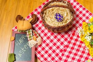 Pasqua eleganza, modello Magia per festivo delizie foto