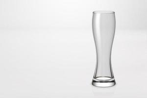 Rendering 3D di un bicchiere di birra leggera isolato su sfondo bianco. adatto al tuo progetto di design. foto