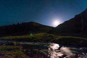 asino altopiano nel tien-shan montagna kazakistan foto